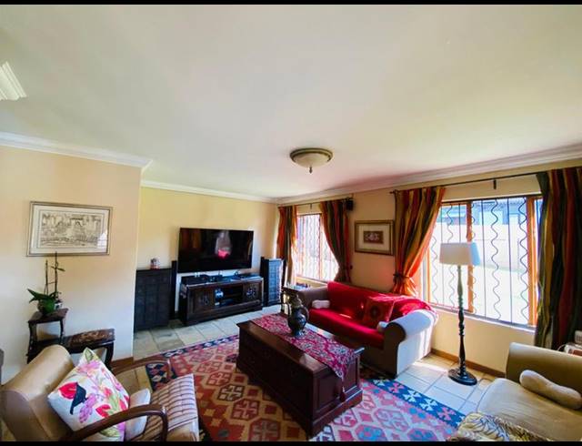 3 BEDROOM HOUSE FOR SALE IN KENSINGTON